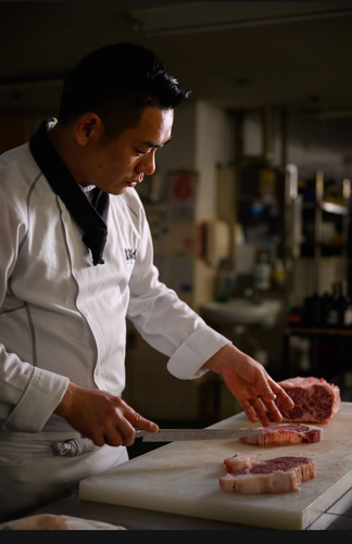 Oita Wagyu cutting show photo